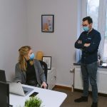 desk selection for hip health